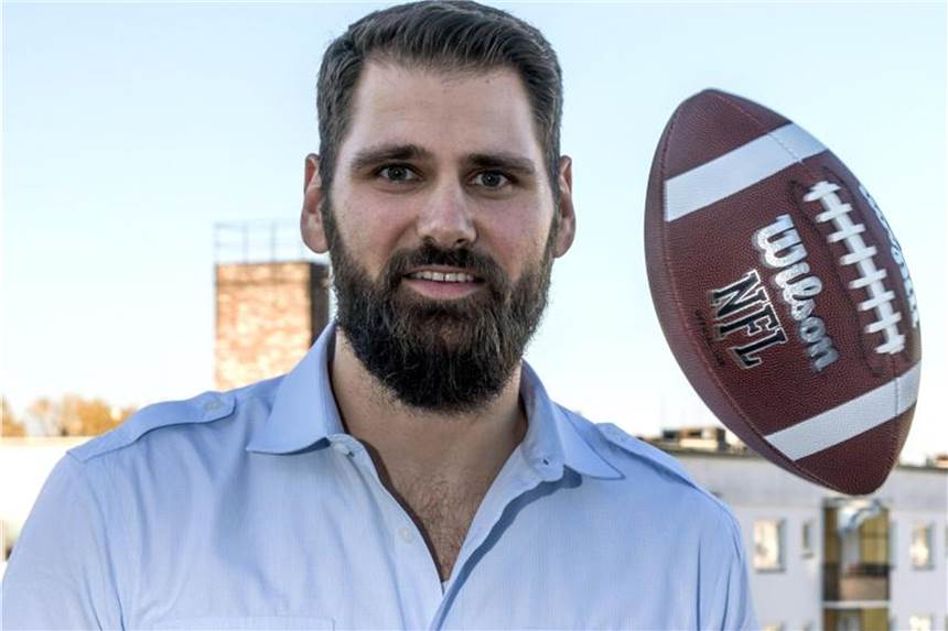 Sebastian Vollmer: Kaepernick für Courage applaudieren Sebastian Vollmer spielte in der NFL von 2009 bis 2016 für die New England Patriots. Foto: Jörg Carstensen
