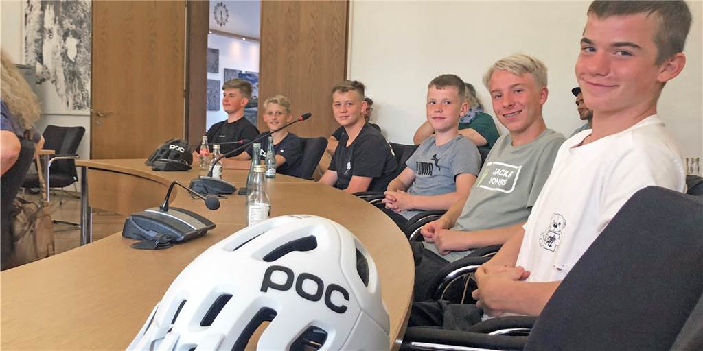 Rückenwind für Mountainbiker: Stadtlohns Politiker begrüßen Bikepark-Idee Sechs junge Biker nahmen als Zuschauer an der Haupt- und Finanzausschusssitzung teil. Ihr Vorschlag, einen Bikepark in Stadtlohn zu bauen, stieß im Ausschuss auf offene Ohren.