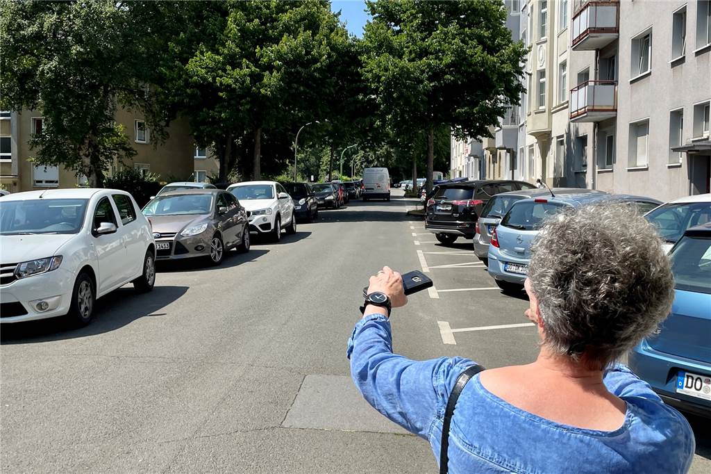 Sechs Ladestationen mit 12 Plätzen gibt es im Bereich Seydlitzstraße/Dessauer Straße theoretisch.