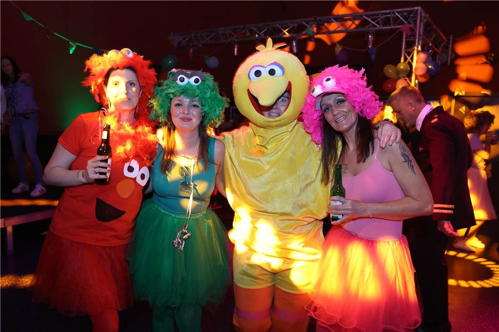 Afterworkparty an Weiberfastnacht: Avatar, Frau Antje und Krümelmonster im Lükaz Sehr aufwändig und kreativ kostümiert waren die vornehmlich weiblichen Gäste bei der AfterWork Party an Weiberfastnacht im Lükaz.