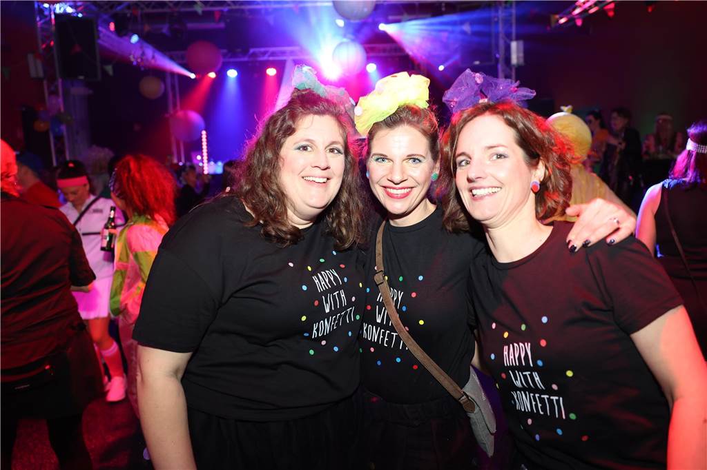 Afterworkparty an Weiberfastnacht: Avatar, Frau Antje und Krümelmonster im Lükaz Sehr aufwändig und kreativ kostümiert waren die vornehmlich weiblichen Gäste bei der AfterWork Party an Weiberfastnacht im Lükaz.