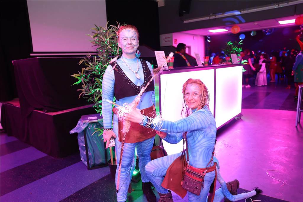 Afterworkparty an Weiberfastnacht: Avatar, Frau Antje und Krümelmonster im Lükaz Sehr aufwändig und kreativ kostümiert waren die vornehmlich weiblichen Gäste bei der AfterWork Party an Weiberfastnacht im Lükaz.