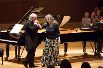 Sehr vertraut: Martha Argerich und Daniel Barenboim