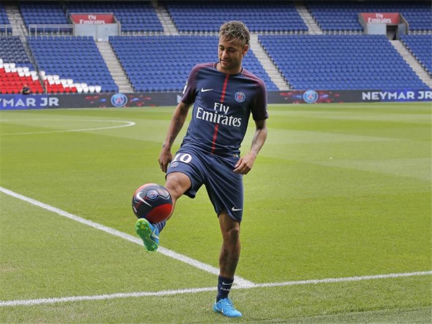 Finanzielles Foulspiel? Neymar und die Folgen für PSG Seine Beine sind PSG 222 Millionen Euro wert: Neymar. Foto: Michel Euler