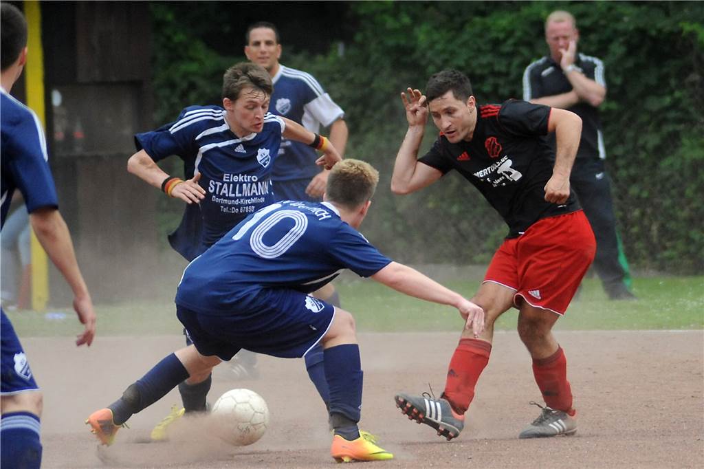 Klub aus Castrop-Rauxel sorgt für Novum: Das gibt es nur ein einziges Mal in der Stadt Seine Heimspiele trägt Pöppinghausen auf Asche aus.