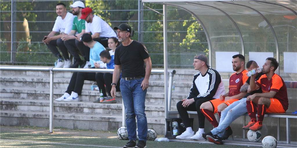TSV Marl-Hüls: Raschowski zur Entlassung - Schoemaker zur neuen Aufgabe Seine Zeit beim TSV Marl-Hüls ist vorerst zu Ende: Ernst Raschowski ist seit Sonntag nicht mehr Coach des B-Kreisligisten.
