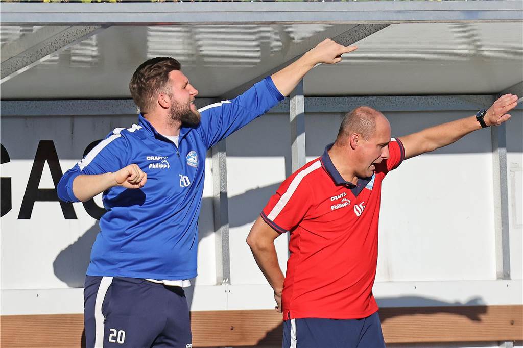 Seinen Rang als aktueller Aufstiegsanwärter hat der FC Castrop-Rauxel durch einen 1:0 (0:0)-Sieg als Gast des SV Westfalia Huckarde unterstrichen. Die 100 Zuschauer, die den Kunstrasen am Blumenkamp säumten, bekamen etwas geboten. Neben dem Tor auch einen verschossenen Elfmeter und einen Platzverweis durch Gelb-Rote Karte.