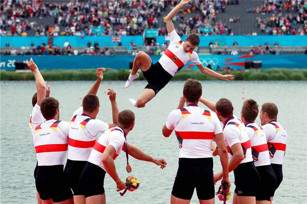 Olympiasieger macht Dortmund fit für Fußball-EM Seinen wohl größten sportlichen Erfolg erlebte Martin Sauer bei Olympia 2012 in London. Nach dem Gewinn der Goldmedaille wurde er von seinen Mannschaftskameraden ins Wasser geworfen.