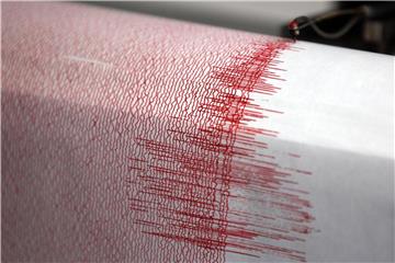 Seismograph einer Erdbebenwarte. Auf Taiwan erschütterte eine schweres Erdbeben die Ostküste. Foto: Oliver Berg/Symbol