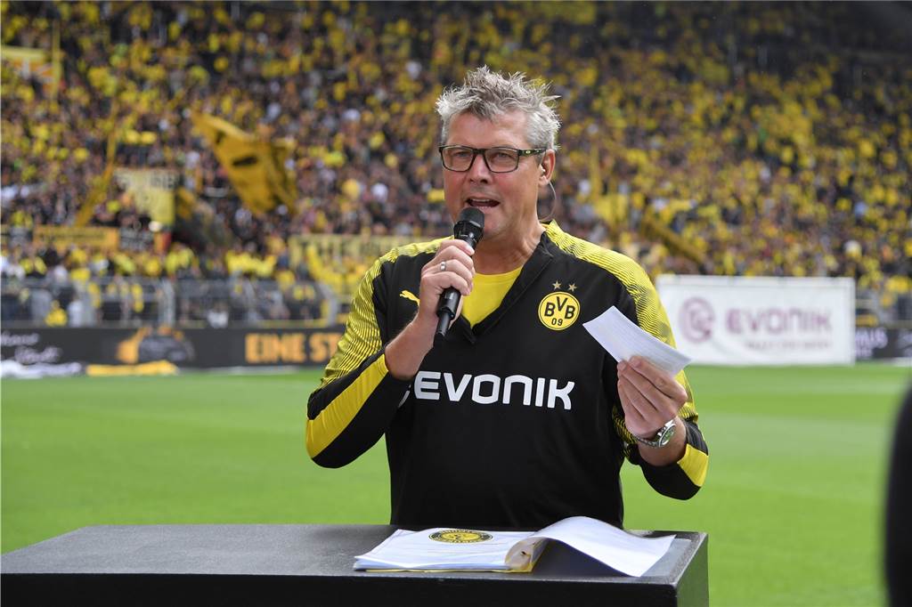 Pokal-Held, Gesangskünstler, Ausraster: BVB-Legende Dickel feiert 60. Geburtstag Seit 1992 ist Norbert Dickel beim BVB als Stadionsprecher im Einsatz.
