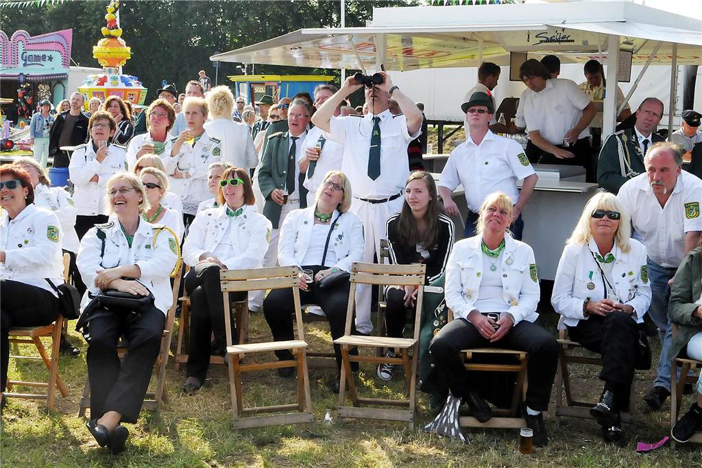 Schützenwesen und Frauen: So regeln es die Vereine in Haltern Mitglieder der Frauenkompanie Hamm-Bossendorf beim Schützenfest