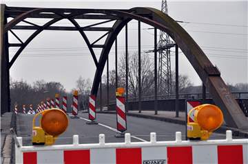 Seit 2015 ist die Gahmener Brücke aufgrund des schlechten Zustands ein Nadelöhr. Im Frühjahr soll der Neubau beginnen. Dafür werden bis Ende Februar Bäume gefällt.