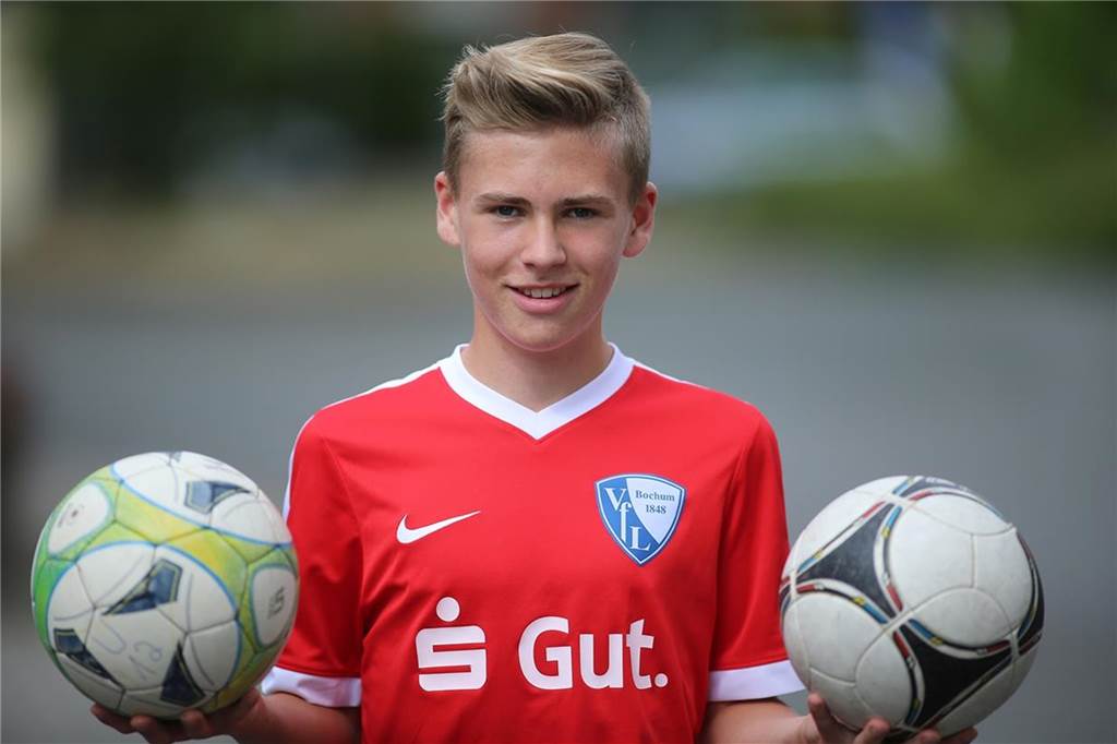Beim Casting von Luca Bernsdorf beim VfL Bochum ging alles ganz schnell Seit 2017 ist der Ickerner Luca Bernsdorf - wie hier zu sehen - für den VfL Bochum am Ball.