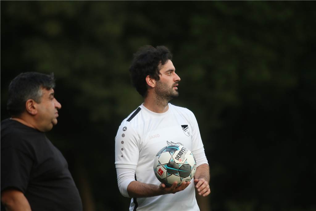 Trubel um Ablösesumme: Nordkirchener Thomas Eroglu bei Herbern nicht spielberechtigt Seit 2018 spielte Thomas Eroglu für die erste Mannschaft des FC Nordkirchen. Bis zu seiner Verletzung im Herbst war er hier gesetzt.