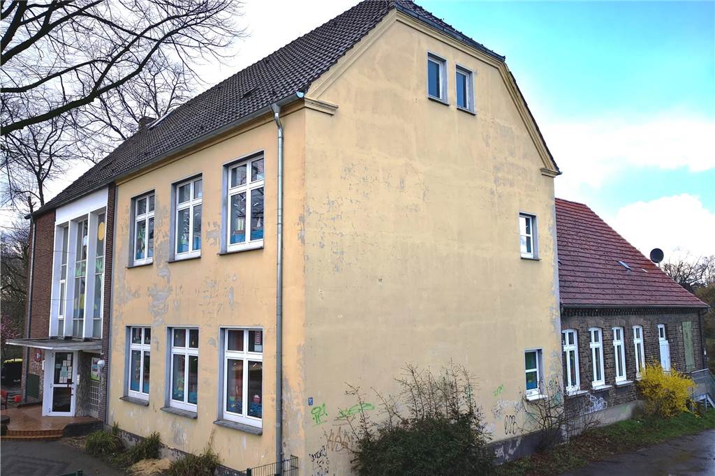 Seit 2021 steht die Alte Schule Alstedde leer. Pläne für eine Weiternutzung gab es viele, umgesetzt wurde bisher aber noch nichts.