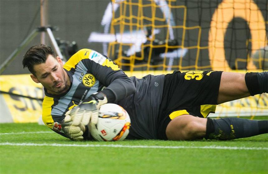 Defensive hält - BVB steckt mitten im Reifeprozess Seit 303 Minuten steht beim BVB die Null: Keeper Roman Bürki fehlen noch elf Minuten ohne Gegentor für einen persönlichen Rekord.