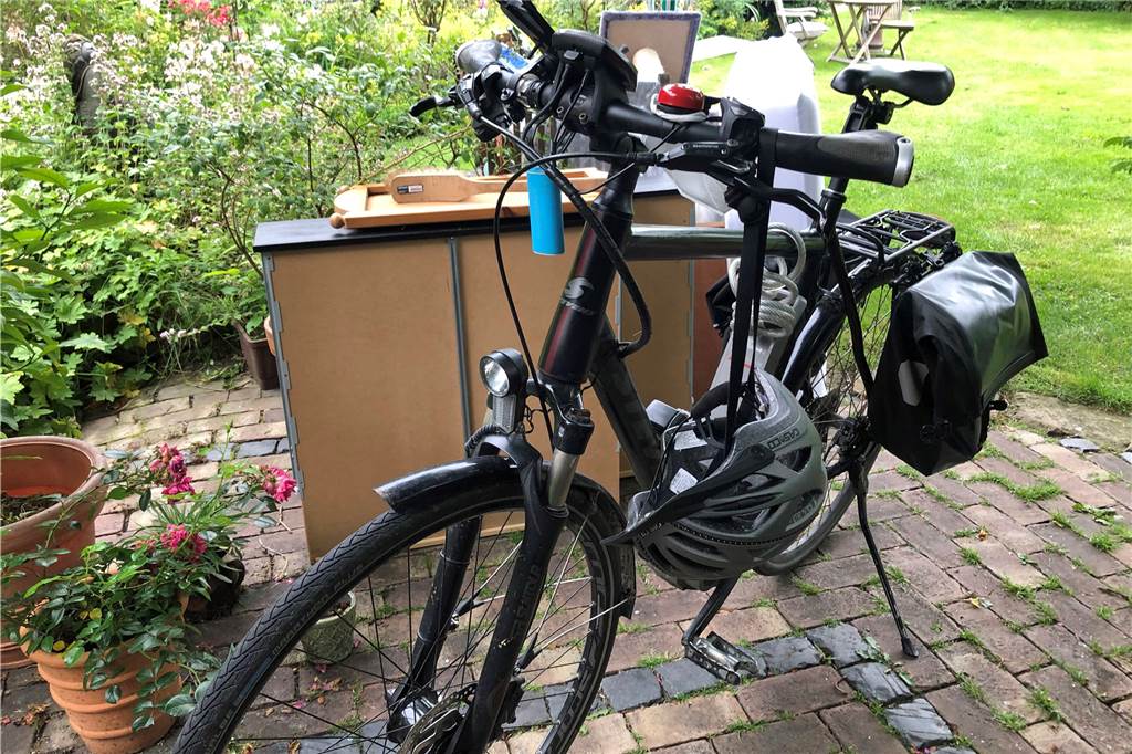 Seit acht Jahren nutzt Dagobert Ullrich für die Strecke Werne-Lünen und abends zurück ein Pedelec. Mittlerweile musste er einen Ersatz-Akku kaufen.
