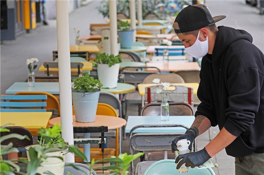 NRW geht wieder aus - zumindest ein bisschen Seit dem 11. Mai sind in Nordrhein-Westfalen nach der durch das Coronavirus ausgelösten Zwangspause die Gaststätten wieder geöffnet.