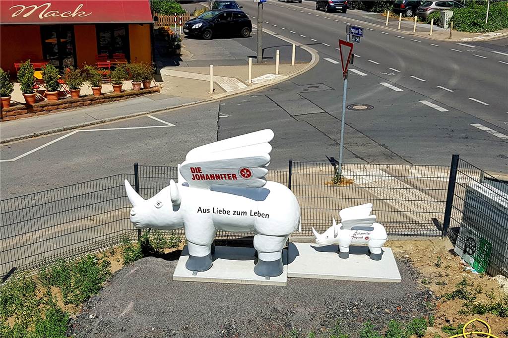 Kinder traurig: Diebe klauen geflügeltes Baby-Nashorn vor Kita Das kleine geflügelte Nashorn wurde in Dortmund gestohlen