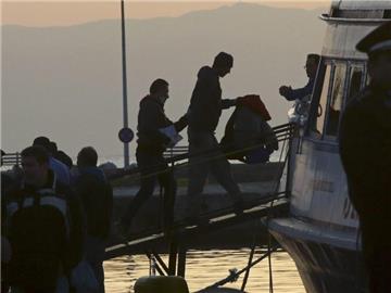 Seit dem im März getroffenen Abkommen zwischen der EU und der Türkei werden Flüchtlinge, die illegal nach Griechenland einreisen, zurück in die Türkei gebracht. Im EU-Parlament gibt es Kritik an der Behandlung der Flüchtlinge in der Türkei. Foto: Orestis Panagiotou/Symbolbild