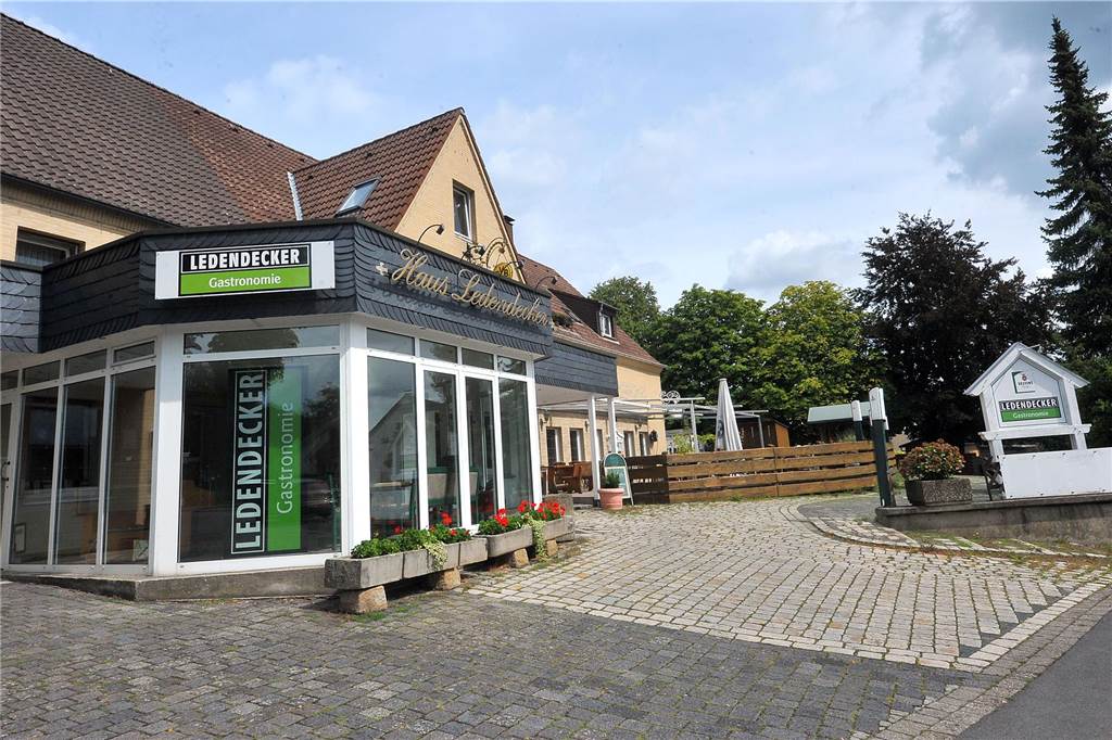 Probekochen ohne Gäste: Haus Ledendecker plant Wiedereröffnung im Oktober Haus Ledendecker in Dortmund-Holzen eröffnet wieder.