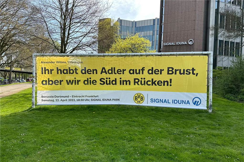 BVB-Plakat der Signal Iduna Park.