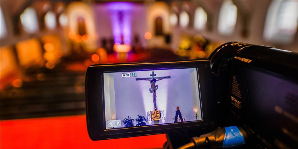 Ehrenamt in der Krise: Gesellschaftliches Leben ist unser aller Aufgabe Seit den Corona-Lockdowns überträgt die katholische Gemeinde St Elisabeth Obercastrop ihre Gottesdienste per Video-Livestream. Die Pandemie hat die Krise des Ehrenamts noch verstärkt.