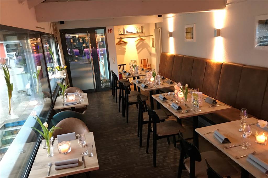 Vier Restaurants aus Castrop-Rauxel kochen beim Menue Karussell 2020 mit Seit Dezember 2018 gibt's im Parkbad Süd neue Möbel. Die sind schick, aber zurückhaltend.