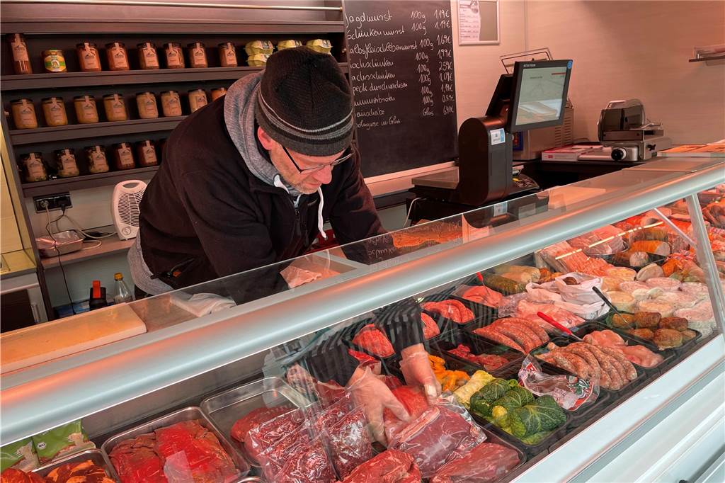 Mit Video: Neuer Markt-Stand in Werne verspricht „Fleisch der kurzen Wege“ Seit Dienstag, 1. März 2022, ist der Fleisch- und Wurstwaren-Stand "Hackepeter" auf dem Wochenmarkt in Werne vertreten. Zunächst nur dienstags.