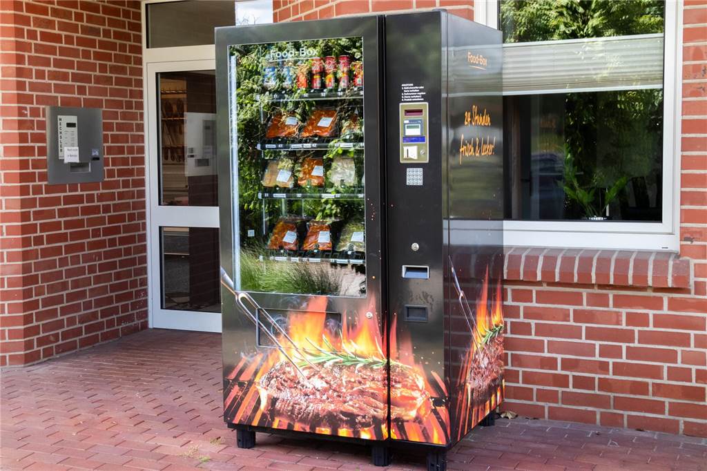 Automat, Schränkchen und Honigbude: Einkaufen nach Ladenschluss Ein Grillfleischautomat in Legden