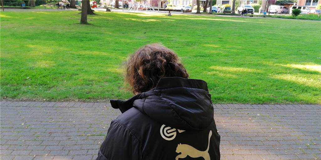 Einst BVB-Jugendspieler: 38 Jahre später lebt Jochen auf einer Parkbank Seit drei Jahren verbringt Jochen seinen Alltag im Park. Auf einer Bank. Die ist seit Ende Juni auch sein Schlafplatz.