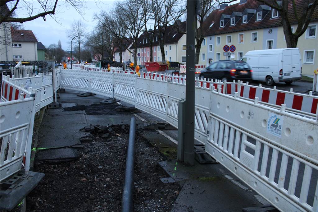 Liedermacher Fred Ape warnt die Fans von Herbert Knebel Cabaret Queue: Fred Ape warnt vor Verkehrschaos in Hombruch