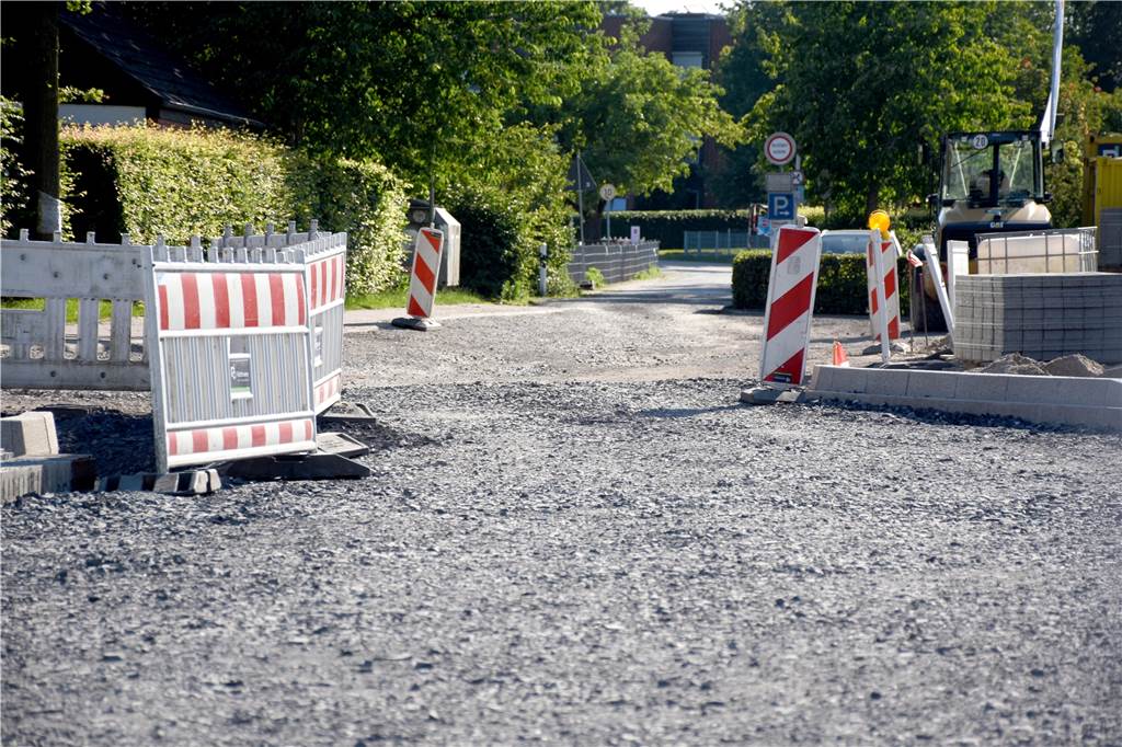 Schulen und Feuerwehr: An diesen Baustellen arbeitet die Gemeinde Seit Ende Mai wird der Buswendeplatz der Mauritiusschule umgebaut.