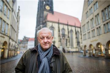 Seit fast 20 Jahren ermittelt Schauspieler Leonard Lansink als Privatdetektiv Wilsberg in Münster. 60 Jahre alt wird der Schauspieler morgen - denkt aber noch lange nicht ans Aufhören.