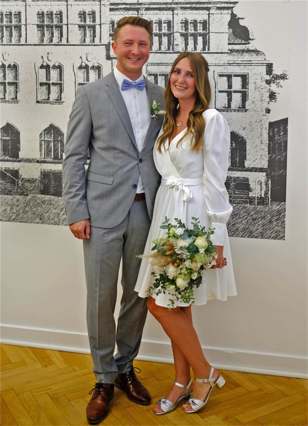 Die Eheleute Katharina Stein und Nico Lasczkowski nach ihrer Trauung im Standesamt Recklinghausen