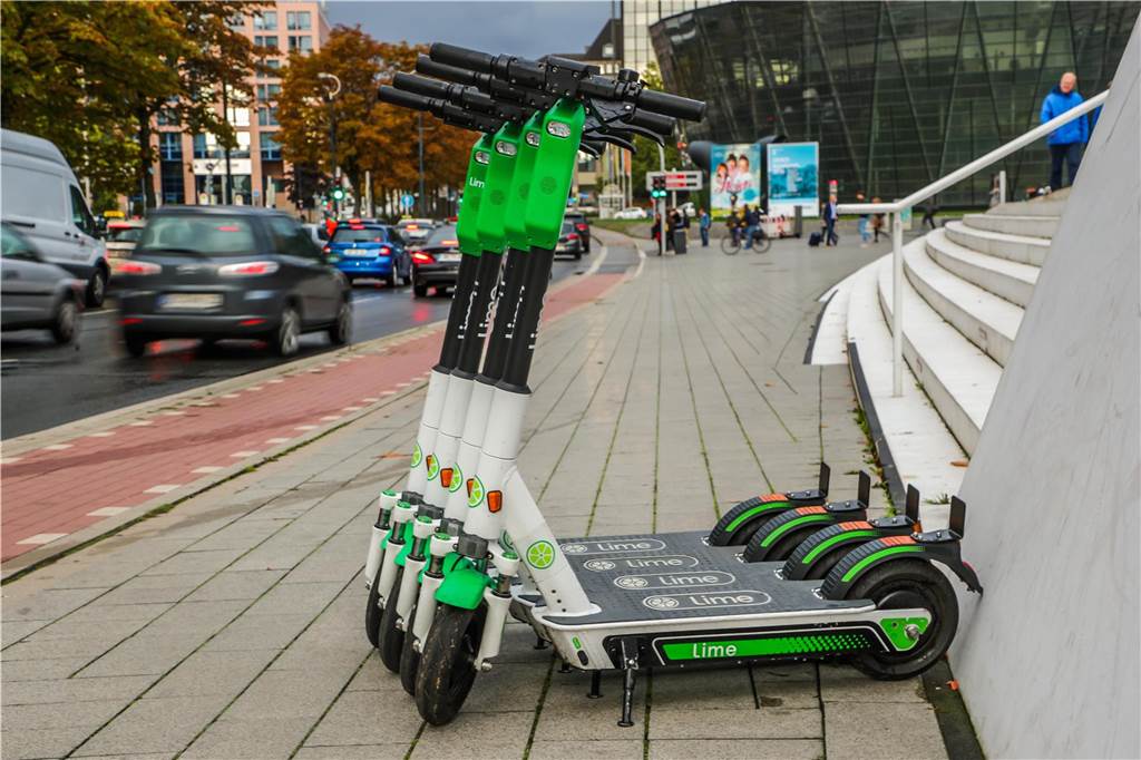 Seit ihrer Ankunft in den Straßen Dortmunds sind sie ein Streitthema: E-Scooter.