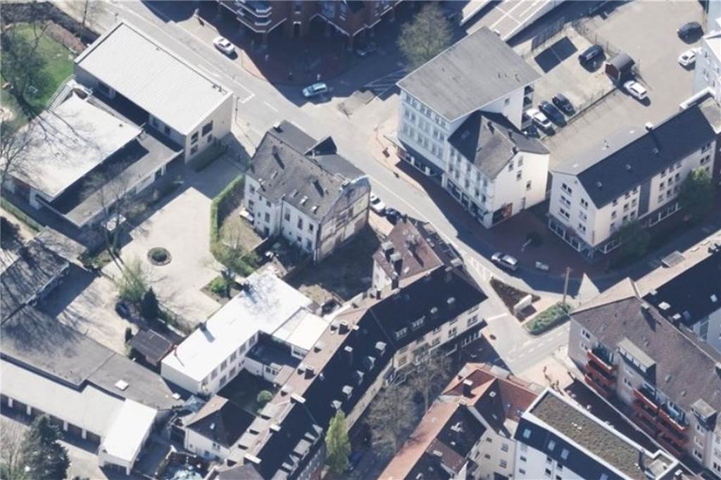 Nachbar Tuncay Kus freut sich auf geplanten Neubau an der Widumer Straße Seit Jahren klafft in der Häuserfront auf der Widumer Straße ein Loch. Nun könnte dieses gefüllt werden - zur Freude der Anwohner.