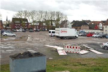 Seit Jahrzehnten ein Provisorium: Die Fläche im Lippetal, die vornehmlich als kostenloser Parkplatz genutzt wird.