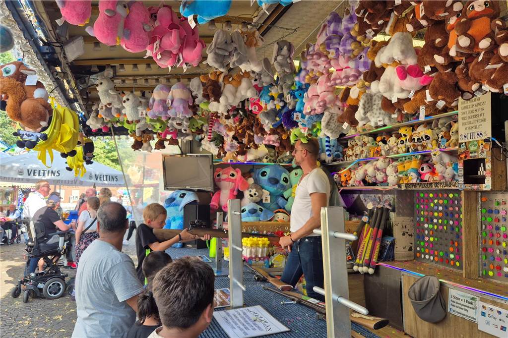 Seit Jahrzehnten gehören die Betriebe der Schaustellerfamilie Bartelt zum Bild der St. Anna Kirmes