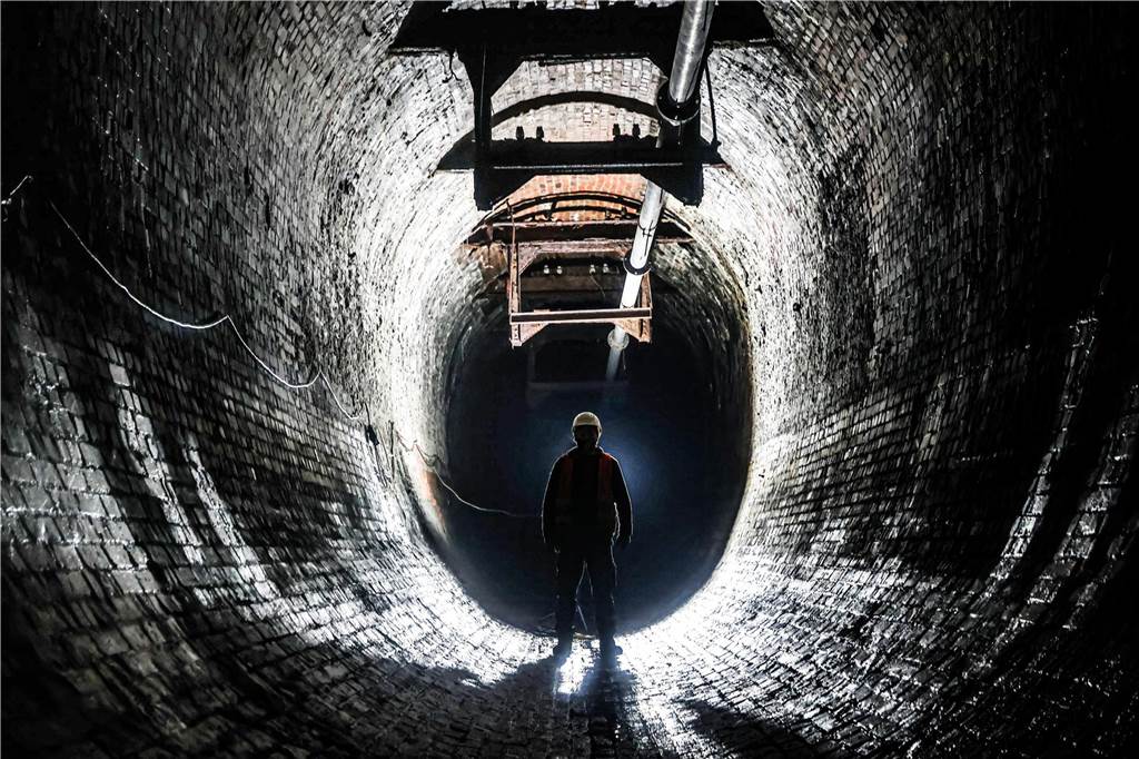 Noch mehr Lkw im Kreuzviertel: Thyssenkrupp will alten Tunnel verfüllen Seit Kriegsende wird der „Tremonia-Tunnel" nicht mehr genutzt. Jetzt soll er verfüllt und auf Dauer standfest gemacht werden.