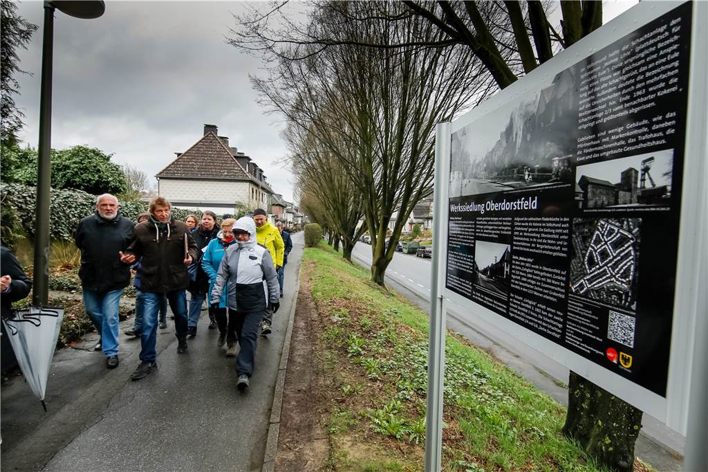 Mit diesen Denkmälern bleibt die Bergbau-Zeit in Dortmund lebendig Seit März 2017 gibt es regelmäßige Führungen mit Peter Fuchs durch die Zechensiedlung Oberdorstfeld.
