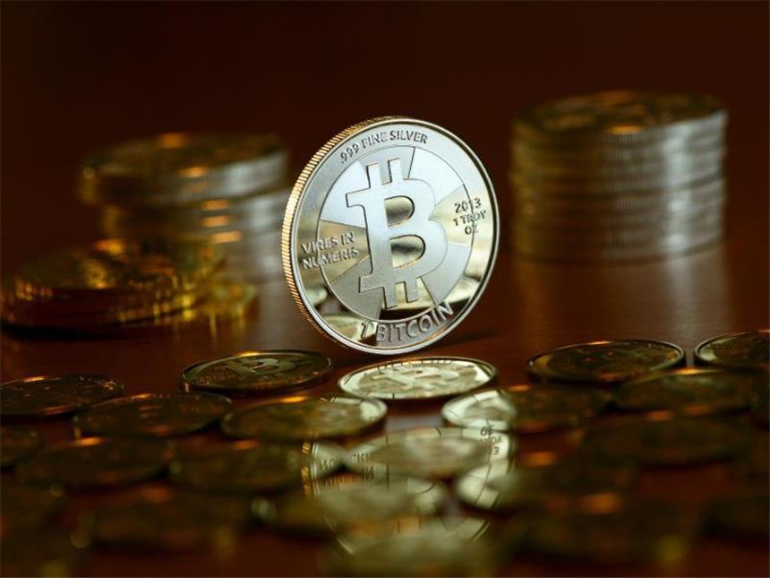 Bitcoin kostet erstmals mehr als 2000 Dollar Seit März hat sich der Kurs damit mehr als verdoppelt. Foto: Jens Kalaene