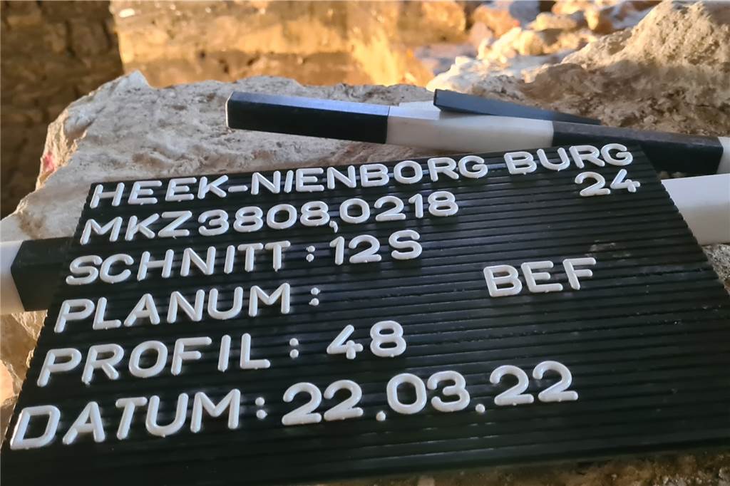 Mit Video: Warum die Pläne für die Burgschänke ganz neu gedacht werden Seit mehreren Monaten sind die Archäologen in der Burgschänke beschäftigt. Sie haben auch schon Keramik und Silbermünzen gefunden.