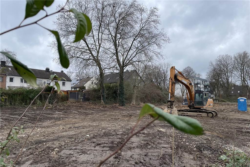Die Baustelle an der Neu-Crengeldanz-Straße in Lütgendortmund.