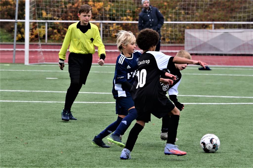 Seit Oktober ist der erst 15-jährige Castrop-Rauxeler Gianluca Mücke (Arminia Ickern) Schiedsrichter.