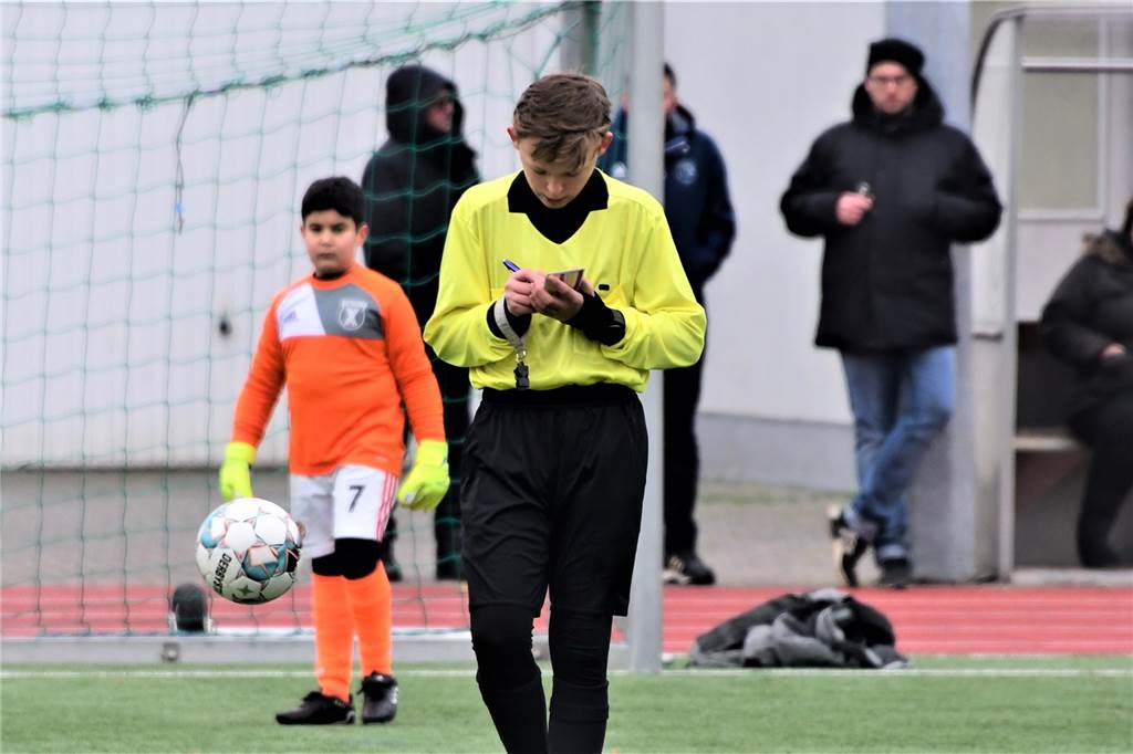 Seit Oktober ist der erst 15-jährige Castrop-Rauxeler Gianluca Mücke (Arminia Ickern) Schiedsrichter.