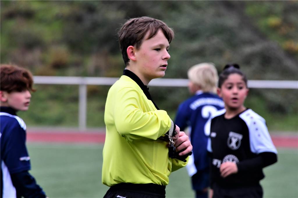 Seit Oktober ist der erst 15-jährige Castrop-Rauxeler Gianluca Mücke (Arminia Ickern) Schiedsrichter.