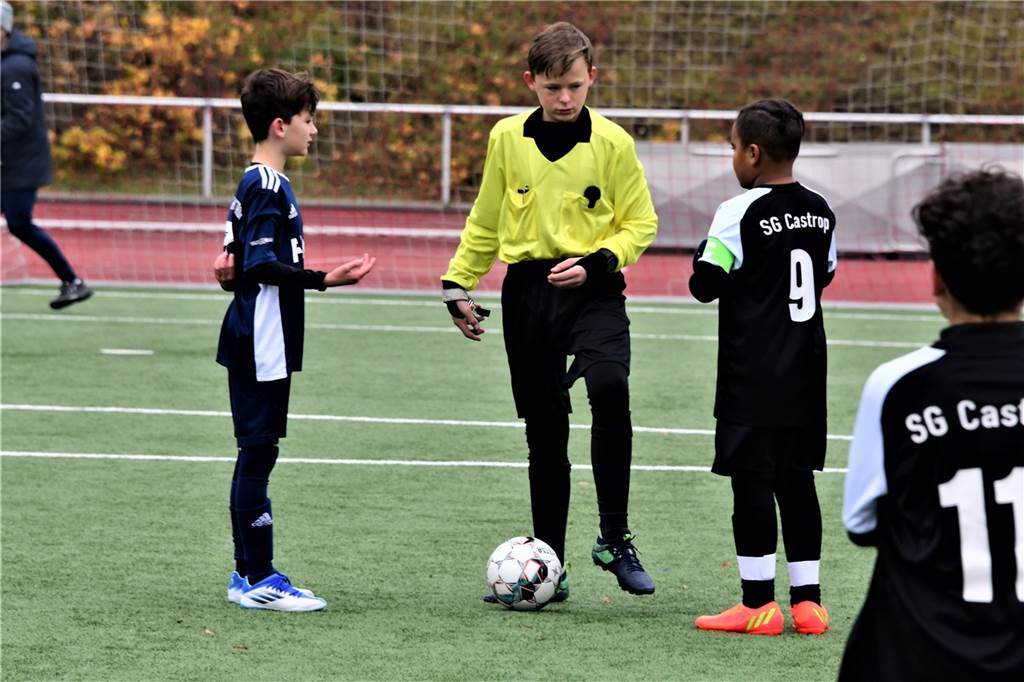 Seit Oktober ist der erst 15-jährige Castrop-Rauxeler Gianluca Mücke (Arminia Ickern) Schiedsrichter.