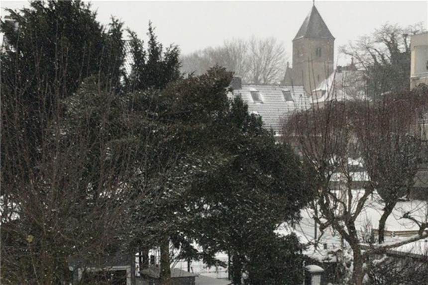 Schneeimpressionen: Zwischen Herausforderung und Winterzauber Seit Samstagabend schneit es. Frohlinde zeigt sich am Sonntag (7.2.) in winterlichem Kleid.