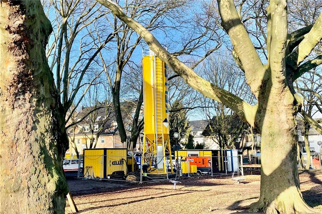 Kampf gegen den „Alt-Bergbau“: Hier entsteht mehr als nur eine neue Schule Seit Sommer 2021 laufen schon die Arbeiten auf dem Schulhof der Gerhart-Hauptmann-Grundschule.